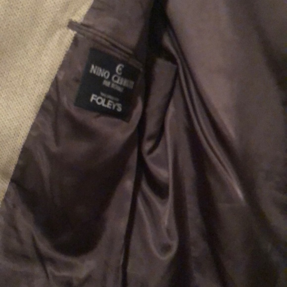 Men’s tan sport coat - Picture 2 of 2